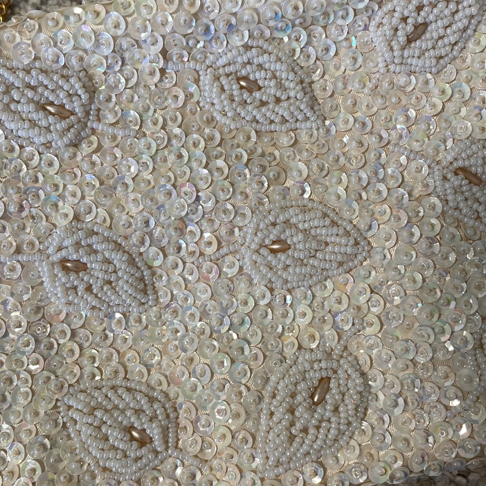 Vintage Beaded Richere Bag by Walborg in Cream w/ Leaf Pattern & Gold-tone Chain - Picture 3 of 6